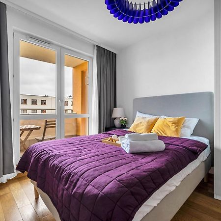 Wola Tower - 60M2, Balcony With City View, Parks Nearby - By Rentujemy Warsawa Bagian luar foto